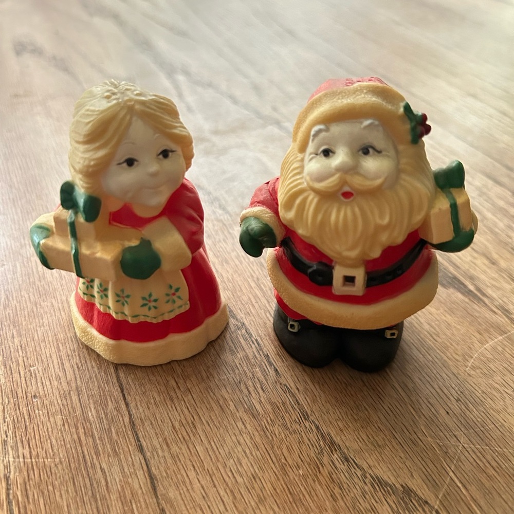Hallmark Cards, Inc Santa, and Mrs. Claus, salt and pepper shakers